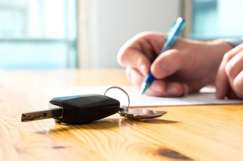 Foto: Autoschlüssel auf Tisch